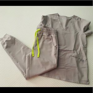 Slate Figs Scrub Set